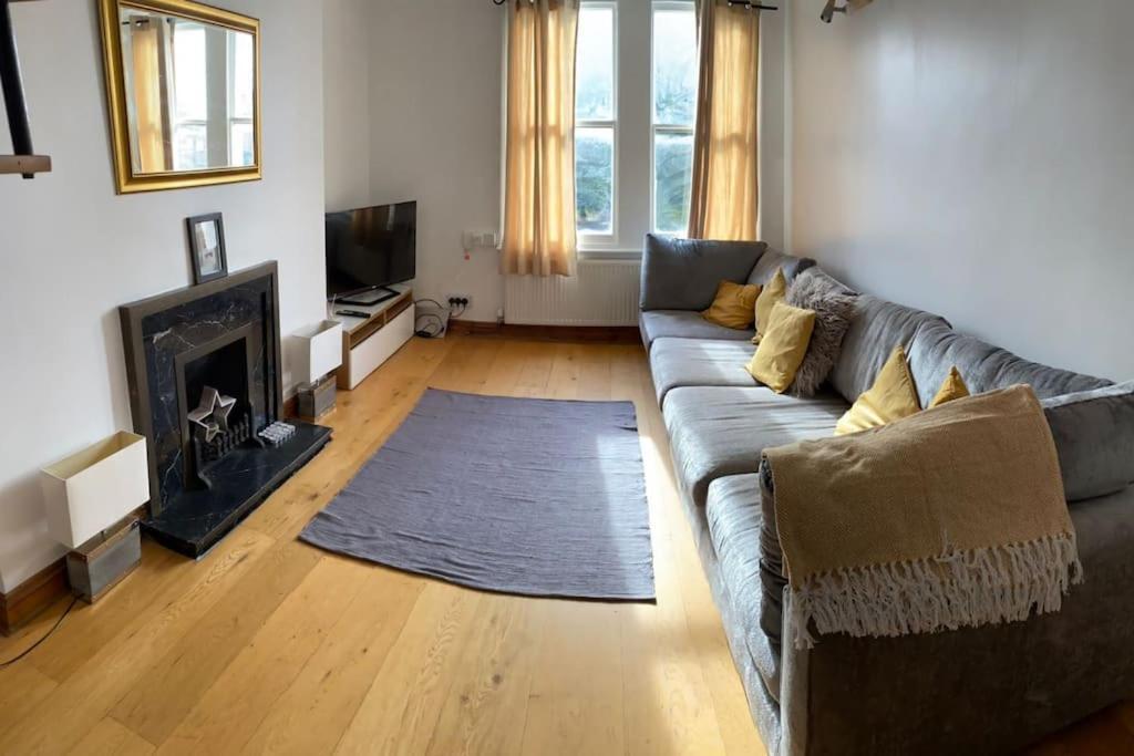 3 Double Bedroomed Flat, Acton. London, Uk Exteriér fotografie